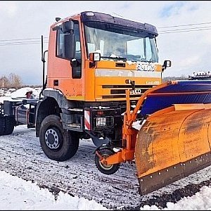 foto 4x4 Iveco 21.5t wywrotka+ syparka plug komunal ZIMA