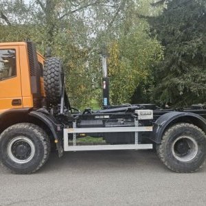 foto 4x4 hakowiec 13.5t Iveco