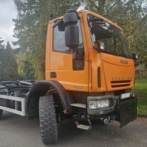 foto 4x4 hakowiec 13.5t Iveco komunal