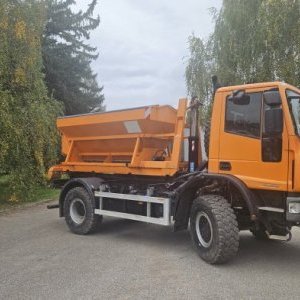 foto 4x4 hakowiec 13.5t Iveco komunal