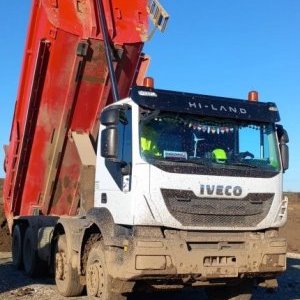 foto 8x4 dumper wana Eur6 nowe opony Iveco AD340T plandeka automat wywrotka